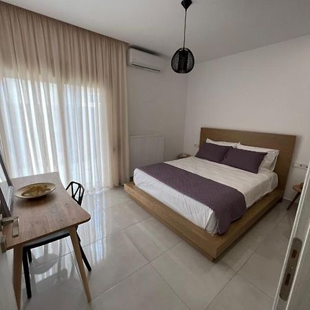 Modern Apartment Close To Airport With Gym And Bbq Iráklio Kültér fotó