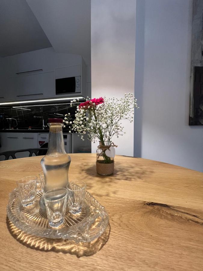 Modern Apartment Close To Airport With Gym And Bbq Iráklio Kültér fotó